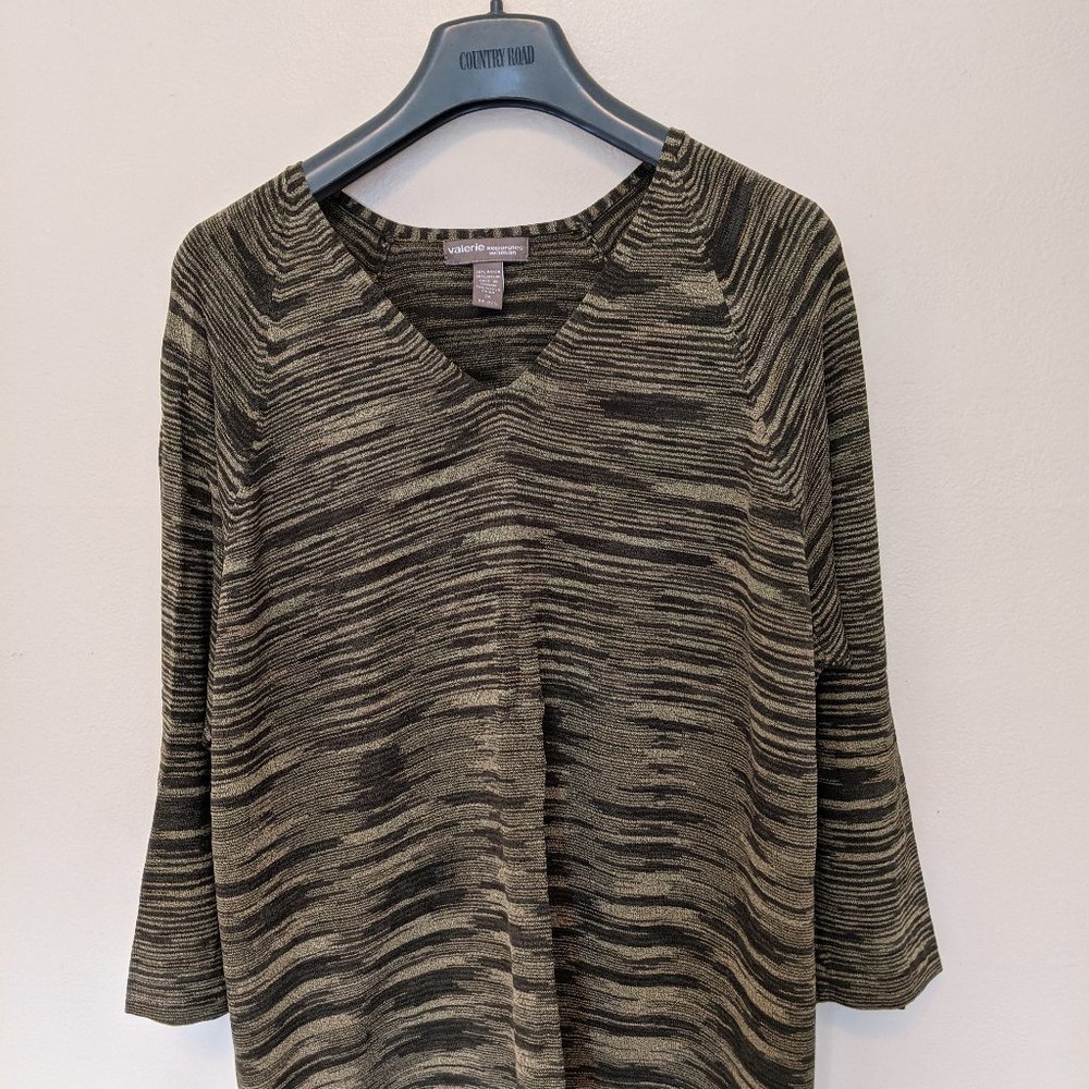 Multi-green 3/4 sleeve top